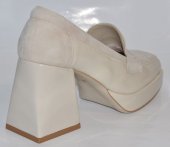 Dámske kožené lodičky na platforme Olivia Shoes 12411 - béžové